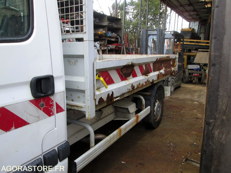 Leasing of  CAMION BENNE MASTER RENAULT problèmes soupapes moteur tournant CAMION BENNE MASTER RENAULT problèmes soupapes moteur tournant: picture 16