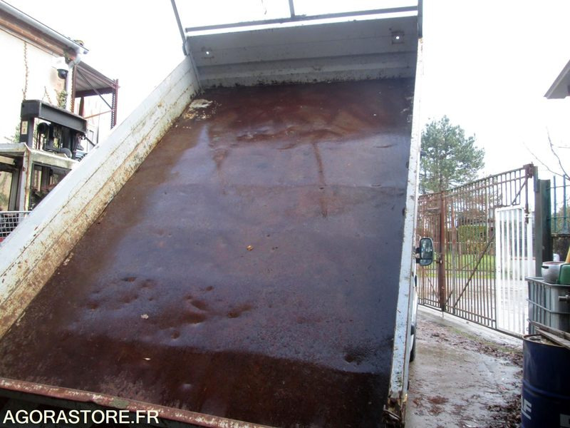 Leasing of  CAMION BENNE MASTER RENAULT problèmes soupapes moteur tournant CAMION BENNE MASTER RENAULT problèmes soupapes moteur tournant: picture 14