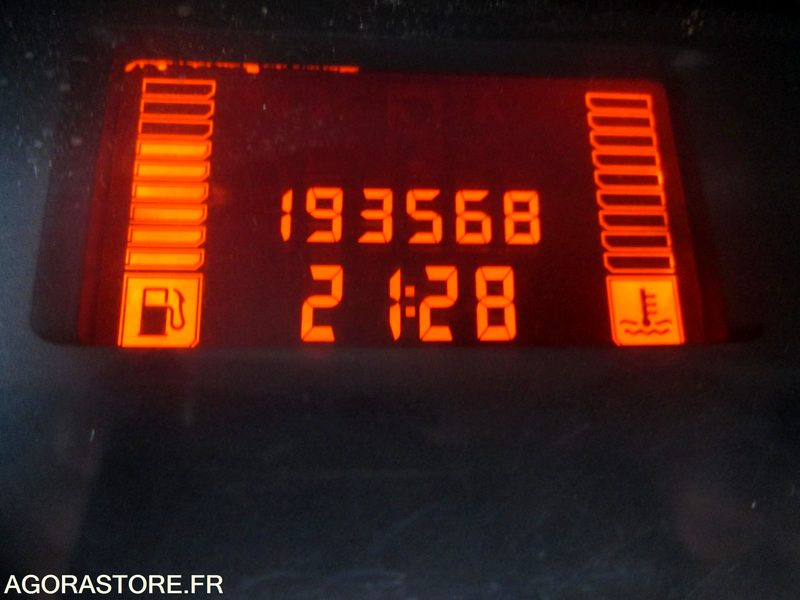 Leasing of  CAMION BENNE MASTER RENAULT problèmes soupapes moteur tournant CAMION BENNE MASTER RENAULT problèmes soupapes moteur tournant: picture 32