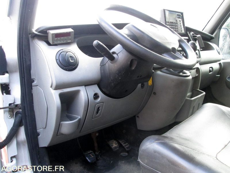 Leasing of  CAMION BENNE MASTER RENAULT problèmes soupapes moteur tournant CAMION BENNE MASTER RENAULT problèmes soupapes moteur tournant: picture 23