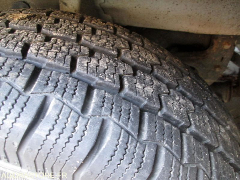 Leasing of  CAMION BENNE MASTER RENAULT problèmes soupapes moteur tournant CAMION BENNE MASTER RENAULT problèmes soupapes moteur tournant: picture 49