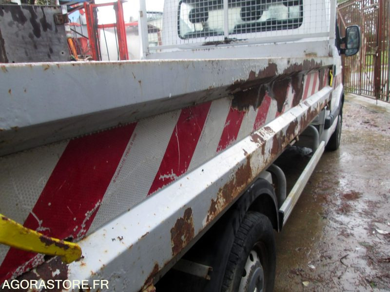 Leasing of  CAMION BENNE MASTER RENAULT problèmes soupapes moteur tournant CAMION BENNE MASTER RENAULT problèmes soupapes moteur tournant: picture 12