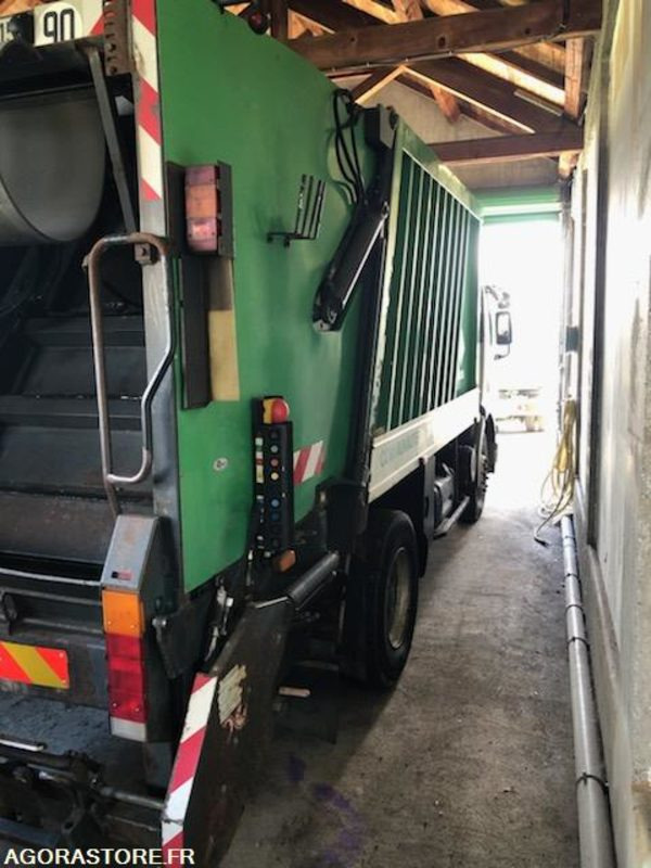 CAMION RENAULT BOM - Garbage truck: picture 2 CAMION RENAULT BOM - Garbage truck: picture 2