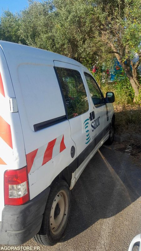 CITROEN BERLINGO BC058ZE // 2010 NON ROULANT - Small van: picture 2 CITROEN BERLINGO BC058ZE // 2010 NON ROULANT - Small van: picture 2