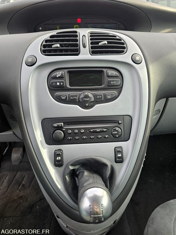 Car CITROEN XSARA PICASSO - 2005 - 185842KM - 523ELR92: picture 8 Car CITROEN XSARA PICASSO - 2005 - 185842KM - 523ELR92: picture 8