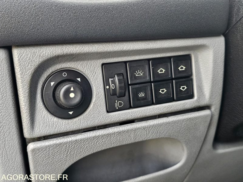 Car CITROEN XSARA PICASSO - 2005 - 185842KM - 523ELR92: picture 12 Car CITROEN XSARA PICASSO - 2005 - 185842KM - 523ELR92: picture 12