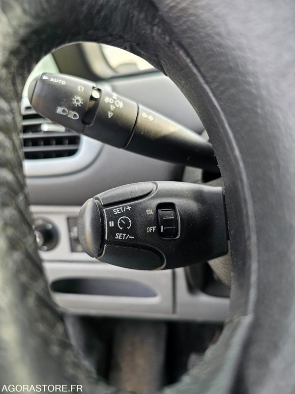 Car CITROEN XSARA PICASSO - 2005 - 185842KM - 523ELR92: picture 11 Car CITROEN XSARA PICASSO - 2005 - 185842KM - 523ELR92: picture 11