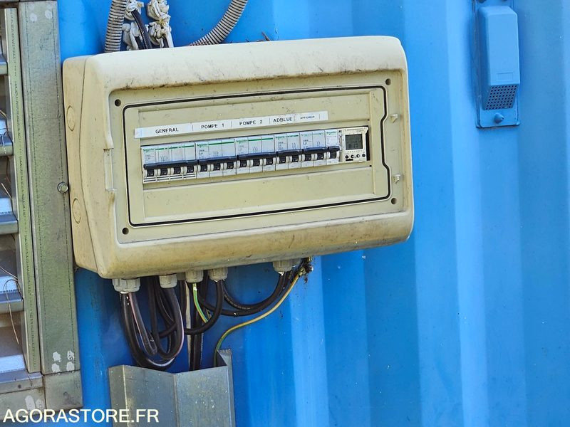 CONTAINER AVEC CUVE DE 40 000L & SYSTEME DE DISTRIBUTION CARBURANT - 2016/2017 - Tool/ Equipment: picture 4 CONTAINER AVEC CUVE DE 40 000L & SYSTEME DE DISTRIBUTION CARBURANT - 2016/2017 - Tool/ Equipment: picture 4