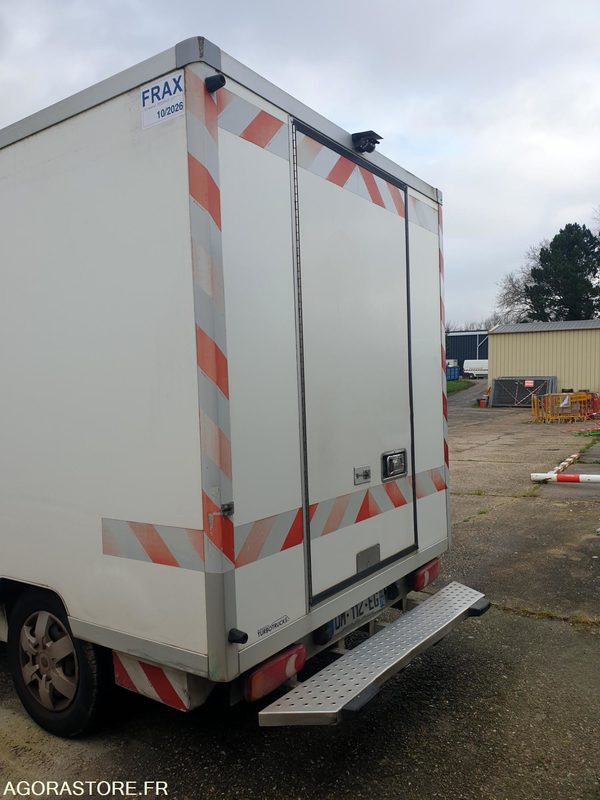 Camion frigo - Refrigerated van: picture 4 Camion frigo - Refrigerated van: picture 4