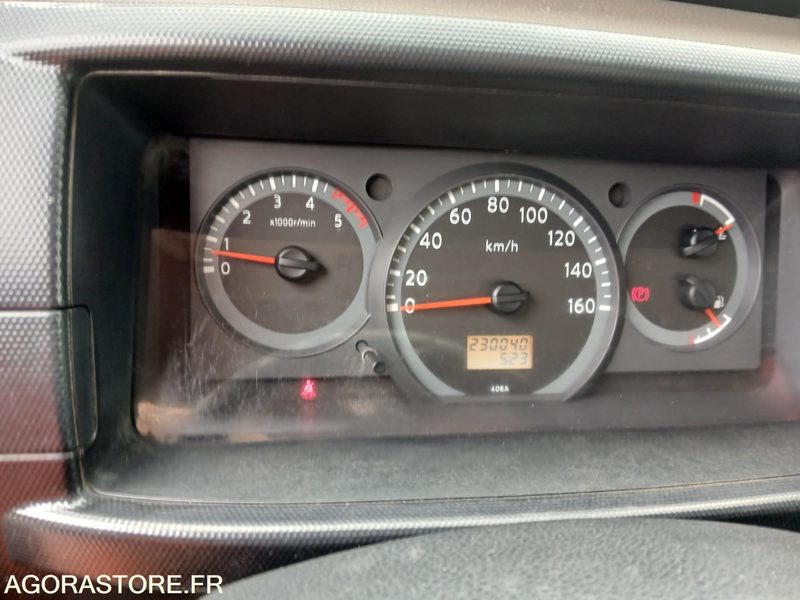 Camion plateau Nissan - 2008 - 230.040 km - Tipper van: picture 5 Camion plateau Nissan - 2008 - 230.040 km - Tipper van: picture 5
