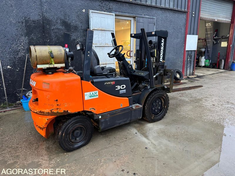 Chariot Élévateur DOOSAN 30 PRO 5 - LPG forklift: picture 2 Chariot Élévateur DOOSAN 30 PRO 5 - LPG forklift: picture 2