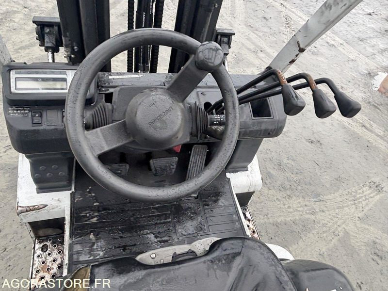 LPG forklift Chariot élévateur NISSAN GAZ 1.5T type P1D1A15LQ: picture 9