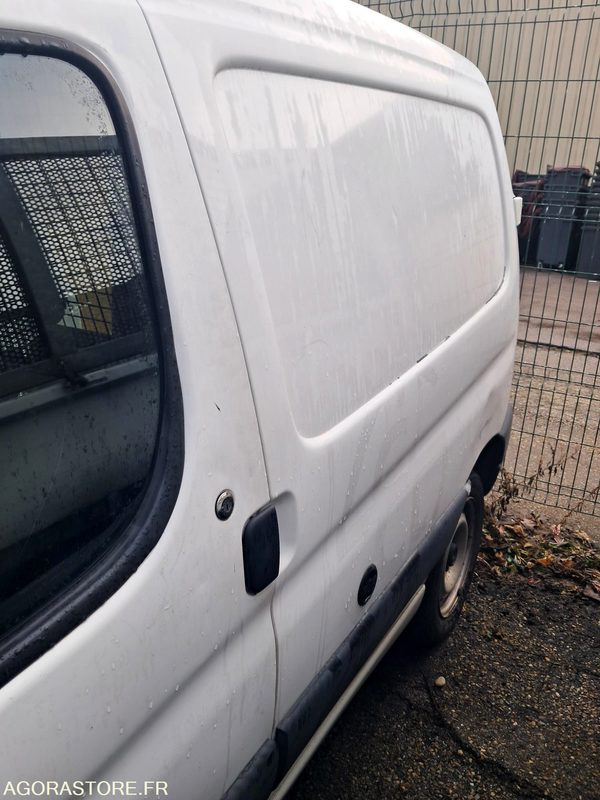 Citroën Berlingo AR-172-PN - 2010 - Small van: picture 4 Citroën Berlingo AR-172-PN - 2010 - Small van: picture 4