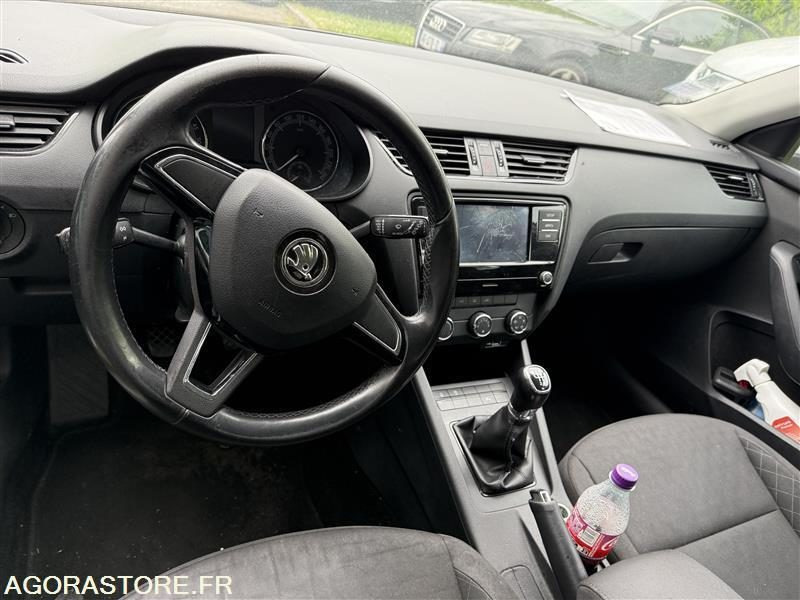 ET-390-XB - Roulant - SKODA OCTAVIA - VP - 425 000 Kms - Car: picture 5 ET-390-XB - Roulant - SKODA OCTAVIA - VP - 425 000 Kms - Car: picture 5