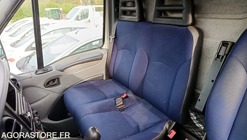Fourgon Iveco - 2008 - 218304kms - AX499FS - Panel van: picture 4 Fourgon Iveco - 2008 - 218304kms - AX499FS - Panel van: picture 4