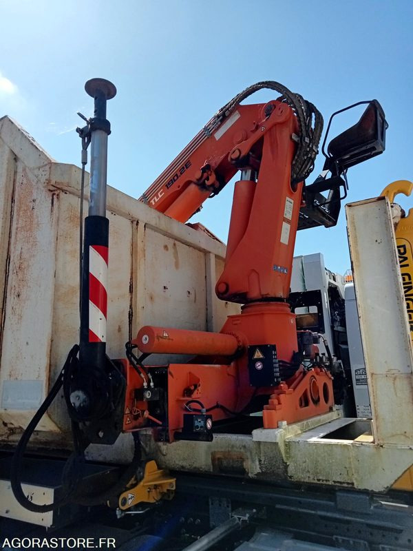 Grue sur berce - Loader crane: picture 2 Grue sur berce - Loader crane: picture 2