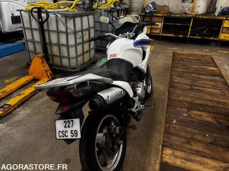 HONDA - VARADERO-125 CM3 - 2007 - 14284 KM - ROULANTE - Motorcycle: picture 2 HONDA - VARADERO-125 CM3 - 2007 - 14284 KM - ROULANTE - Motorcycle: picture 2