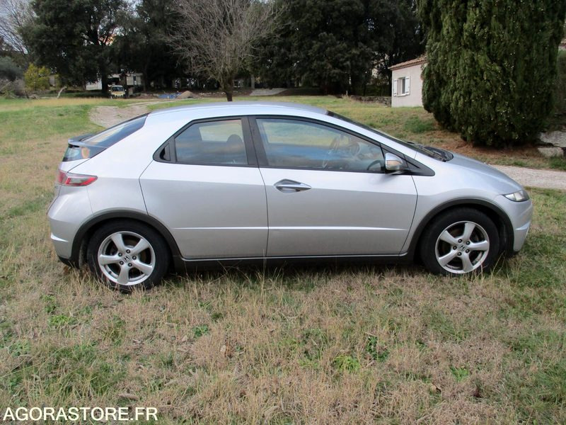 Honda Civic VIII 1.4i VTEC 100Cv Virtuose - Car: picture 5 Honda Civic VIII 1.4i VTEC 100Cv Virtuose - Car: picture 5