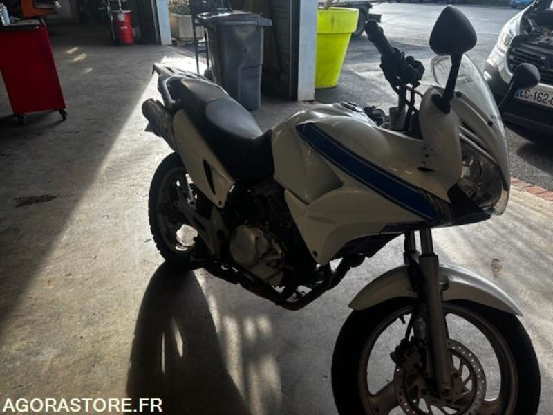 Honda Varadero - 2008 - 17447kms - 762DAN59 - Motorcycle: picture 1 Honda Varadero - 2008 - 17447kms - 762DAN59 - Motorcycle: picture 1