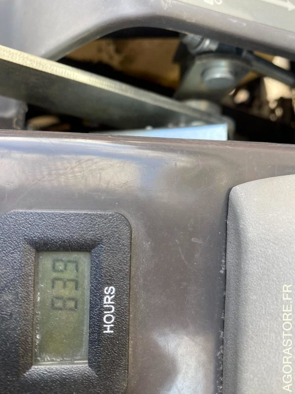 Husqvarna RC320TS 4x4 - Garden mower: picture 5 Husqvarna RC320TS 4x4 - Garden mower: picture 5