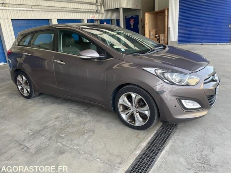 I30 SW PACK PREMIUM 1.6 CRDI 128cv . 09/2012 . 131800 km - Car: picture 4 I30 SW PACK PREMIUM 1.6 CRDI 128cv . 09/2012 . 131800 km - Car: picture 4