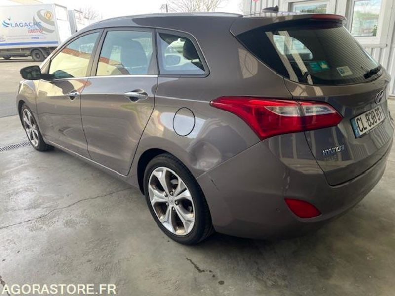 I30 SW PACK PREMIUM 1.6CRDI128cv. 09/2012. 131760 KM - Car: picture 2 I30 SW PACK PREMIUM 1.6CRDI128cv. 09/2012. 131760 KM - Car: picture 2