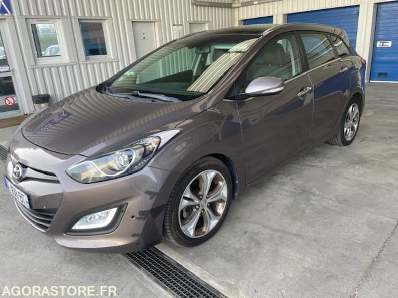I30 SW PACK PREMIUM 1.6CRDI128cv. 09/2012. 131760 KM - Car: picture 1 I30 SW PACK PREMIUM 1.6CRDI128cv. 09/2012. 131760 KM - Car: picture 1