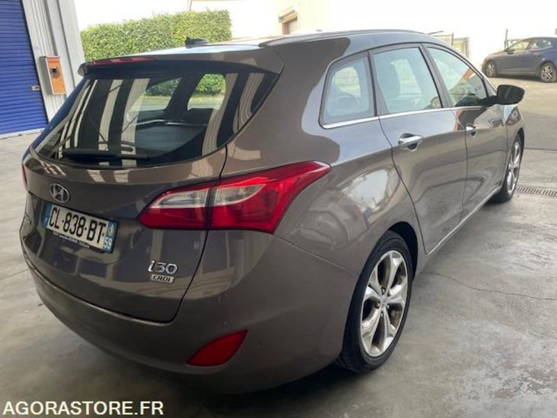 I30 SW PACK PREMIUM 1.6CRDI128cv. 09/2012. 131760 KM - Car: picture 3 I30 SW PACK PREMIUM 1.6CRDI128cv. 09/2012. 131760 KM - Car: picture 3