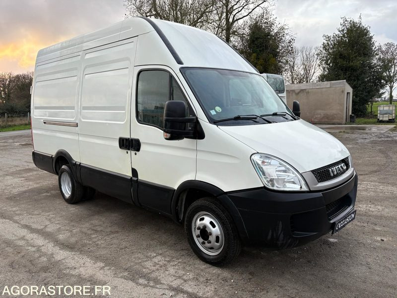 IVECO 180cv de 2011 - 195600KM - Panel van: picture 2 IVECO 180cv de 2011 - 195600KM - Panel van: picture 2