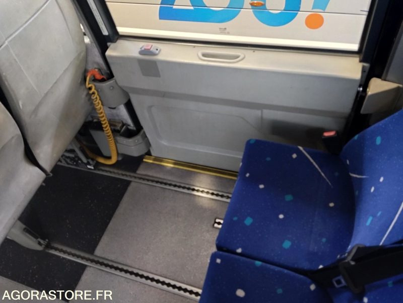 IVECO BUS DAILY N°092045 - Minibus, Passenger van: picture 5 IVECO BUS DAILY N°092045 - Minibus, Passenger van: picture 5