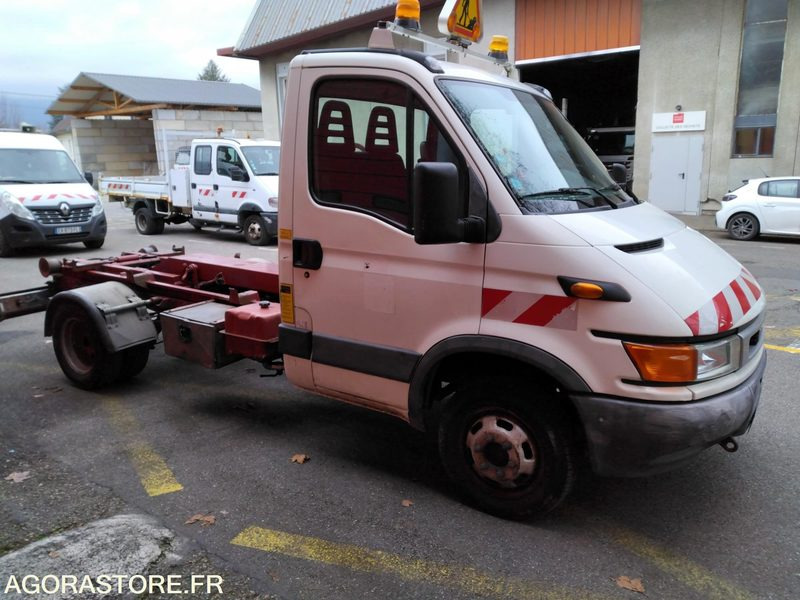 IVECO DAILY AMPLIROOL - 2004 - 82000km - 8206TZ73 - Tipper van: picture 1 IVECO DAILY AMPLIROOL - 2004 - 82000km - 8206TZ73 - Tipper van: picture 1