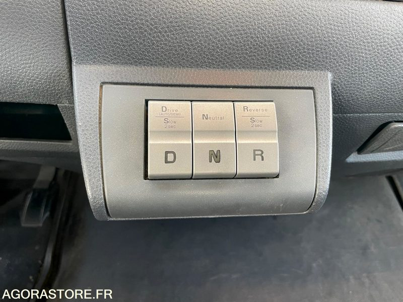IVECO EUROCARGO PLATEAU - 2015 - 295 000KM - Dropside/ Flatbed truck: picture 4 IVECO EUROCARGO PLATEAU - 2015 - 295 000KM - Dropside/ Flatbed truck: picture 4