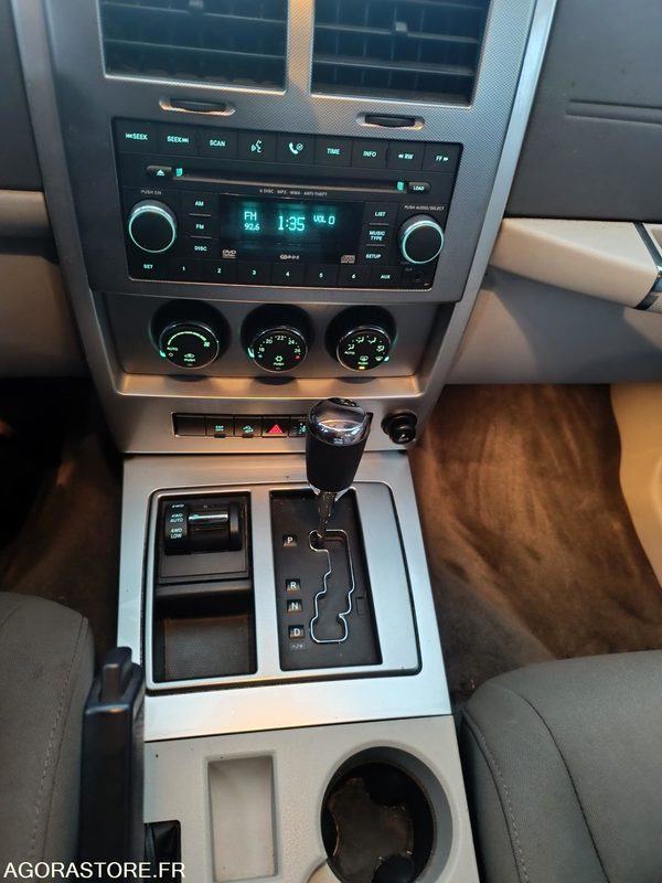 Jeep Cherokee IV 2.8 CRD Jamboree - 2009 - 193 000 KM - Car: picture 4 Jeep Cherokee IV 2.8 CRD Jamboree - 2009 - 193 000 KM - Car: picture 4