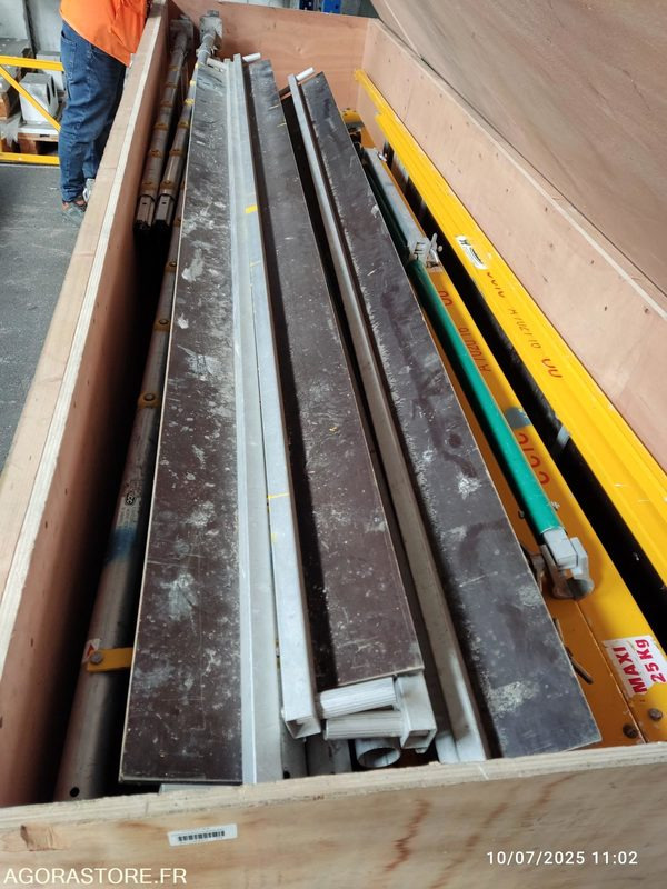 LOT DE 3 ECHAFFAUDAGES MACC ET COGNET - Tool/ Equipment: picture 5 LOT DE 3 ECHAFFAUDAGES MACC ET COGNET - Tool/ Equipment: picture 5