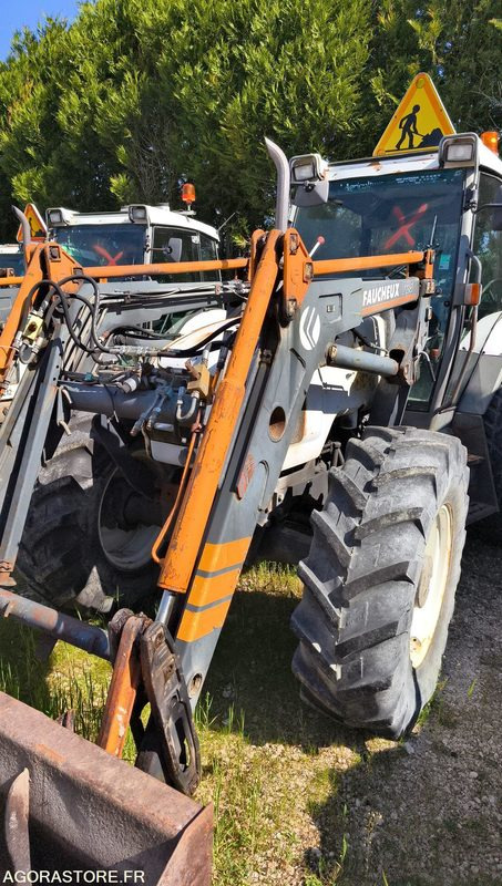 Lot Renault - Tracteur ergos 110-CF 056 - 2001 - 11404 et CHARGEUR FAUCHEUX TRF0 - Farm tractor: picture 2 Lot Renault - Tracteur ergos 110-CF 056 - 2001 - 11404 et CHARGEUR FAUCHEUX TRF0 - Farm tractor: picture 2