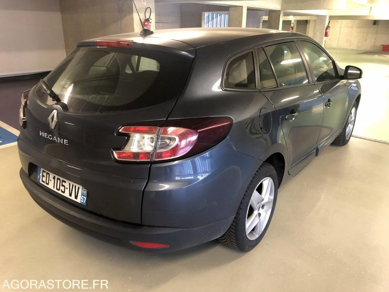 MEGANE 3 2016 ESTATE 1.2 TCE 115 ENERGY LIFE ECO2 - Essence - Boîte manuelle - Station wagon: picture 3 MEGANE 3 2016 ESTATE 1.2 TCE 115 ENERGY LIFE ECO2 - Essence - Boîte manuelle - Station wagon: picture 3