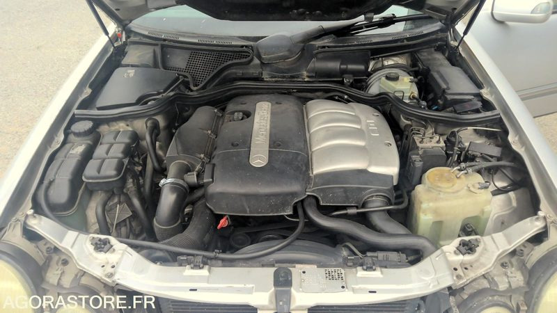 MERCEDES E220 CDI BOITE AUTO 1999 330000 KMS - Car: picture 5 MERCEDES E220 CDI BOITE AUTO 1999 330000 KMS - Car: picture 5