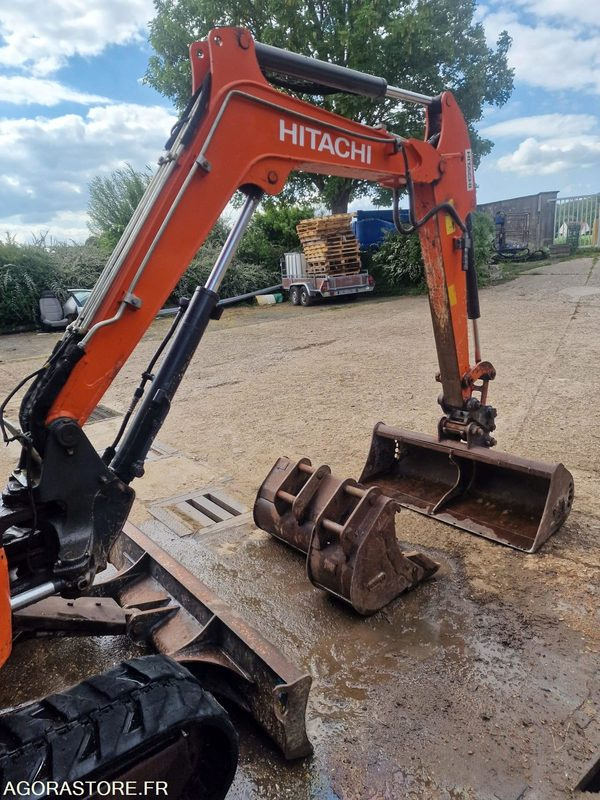 MINI PELLE HYDRAULIQUE SUR CHENILLES CAOUTCHOUC HITACHI ZX26U DIESEL 19.7CV 2017 - Mini excavator: picture 1 MINI PELLE HYDRAULIQUE SUR CHENILLES CAOUTCHOUC HITACHI ZX26U DIESEL 19.7CV 2017 - Mini excavator: picture 1
