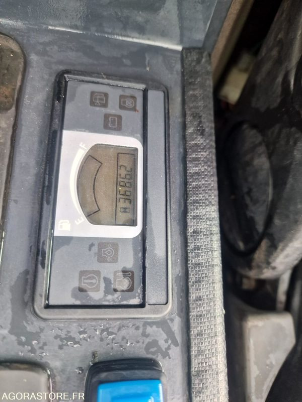 MINI PELLE HYDRAULIQUE SUR CHENILLES CAOUTCHOUC HITACHI ZX26U DIESEL 19.7CV 2017 - Mini excavator: picture 4 MINI PELLE HYDRAULIQUE SUR CHENILLES CAOUTCHOUC HITACHI ZX26U DIESEL 19.7CV 2017 - Mini excavator: picture 4