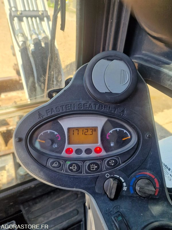 MINI PELLE SUR CHENILLE CAOUTCHOUC BOBCAT 5T E45 AVEC 3 GODETS - 2017 - 1715h - Mini excavator: picture 5 MINI PELLE SUR CHENILLE CAOUTCHOUC BOBCAT 5T E45 AVEC 3 GODETS - 2017 - 1715h - Mini excavator: picture 5