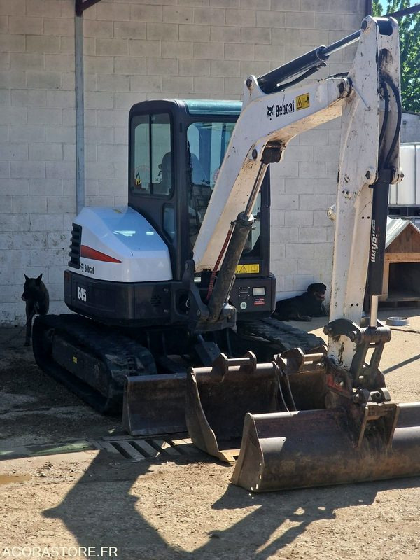 MINI PELLE SUR CHENILLE CAOUTCHOUC BOBCAT 5T E45 AVEC 3 GODETS - 2017 - 1715h - Mini excavator: picture 2 MINI PELLE SUR CHENILLE CAOUTCHOUC BOBCAT 5T E45 AVEC 3 GODETS - 2017 - 1715h - Mini excavator: picture 2