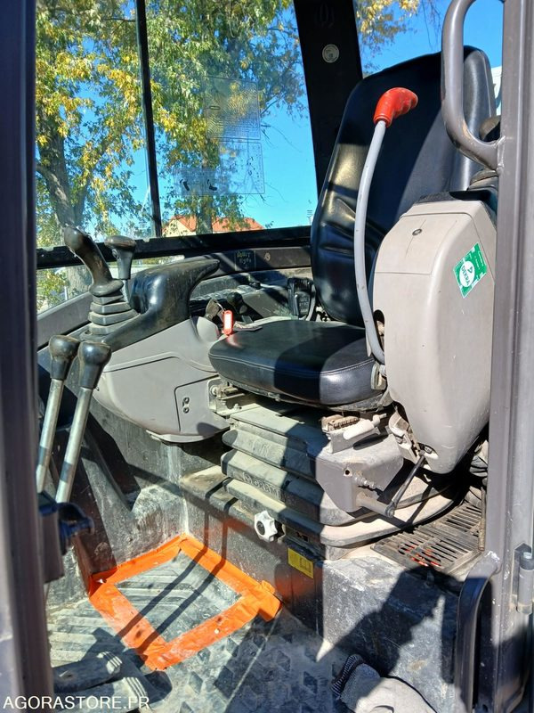 MINI PELLE VOLVO EC 27C - Mini excavator: picture 4 MINI PELLE VOLVO EC 27C - Mini excavator: picture 4