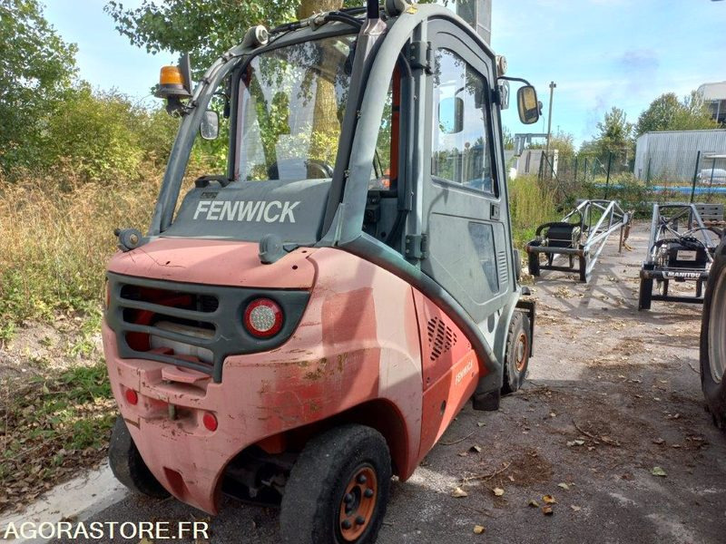 CHARIOT ELEVATEUR FENWICK - Material handling equipment: picture 1 CHARIOT ELEVATEUR FENWICK - Material handling equipment: picture 1