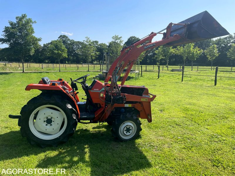 Micro-tracteur Kubota L1-185 - Farm tractor: picture 2 Micro-tracteur Kubota L1-185 - Farm tractor: picture 2