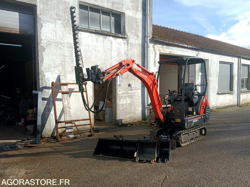 Mini pelle 1t600 Kubota KX36 + attache + 3 godets + taille haie - Mini excavator: picture 5 Mini pelle 1t600 Kubota KX36 + attache + 3 godets + taille haie - Mini excavator: picture 5