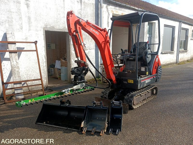 Mini pelle 1t600 Kubota KX36 + attache + 3 godets + taille haie - Mini excavator: picture 2 Mini pelle 1t600 Kubota KX36 + attache + 3 godets + taille haie - Mini excavator: picture 2