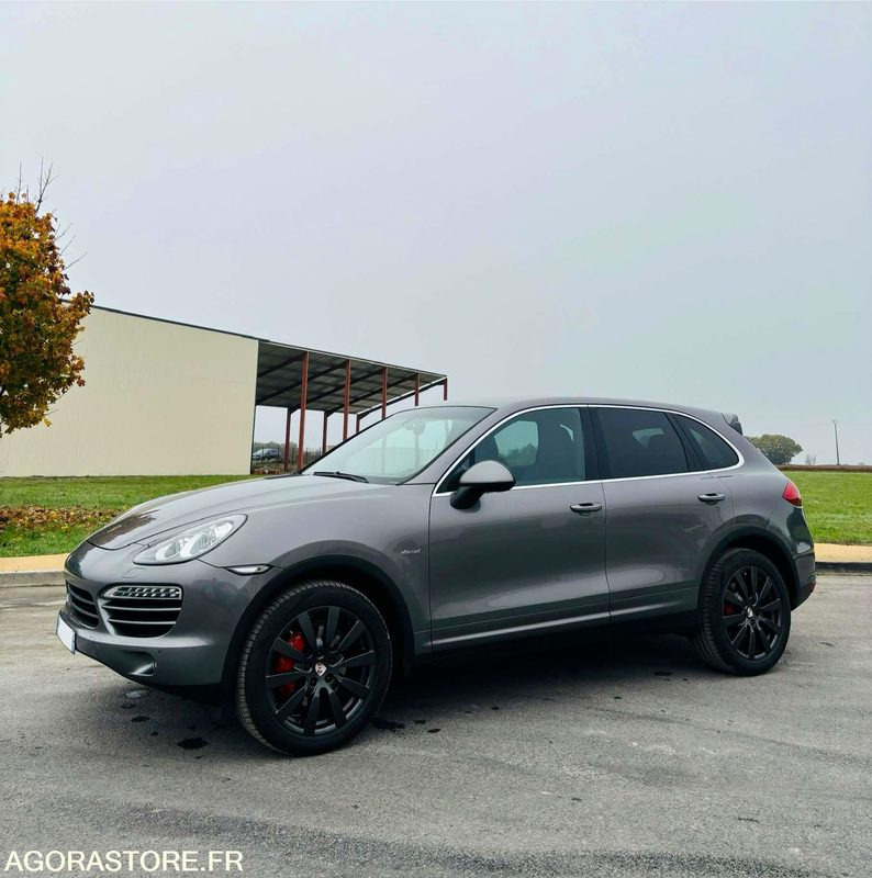NIORT - PORSCHE CAYENNE 3.0 V6 - 2012 - 42 000 KM - Car: picture 4 NIORT - PORSCHE CAYENNE 3.0 V6 - 2012 - 42 000 KM - Car: picture 4