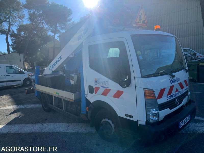 Nacelle élévatrice - 2013 - SOCAGE - Nissan - Cabstar - 91 757 kms - CZ 601 NP - Panel van: picture 3 Nacelle élévatrice - 2013 - SOCAGE - Nissan - Cabstar - 91 757 kms - CZ 601 NP - Panel van: picture 3