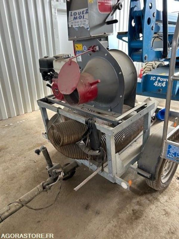 ASPIRATEUR A FEUILLES MORGNIEUX SUR REMORQUE ECIM - Other machinery: picture 1 ASPIRATEUR A FEUILLES MORGNIEUX SUR REMORQUE ECIM - Other machinery: picture 1
