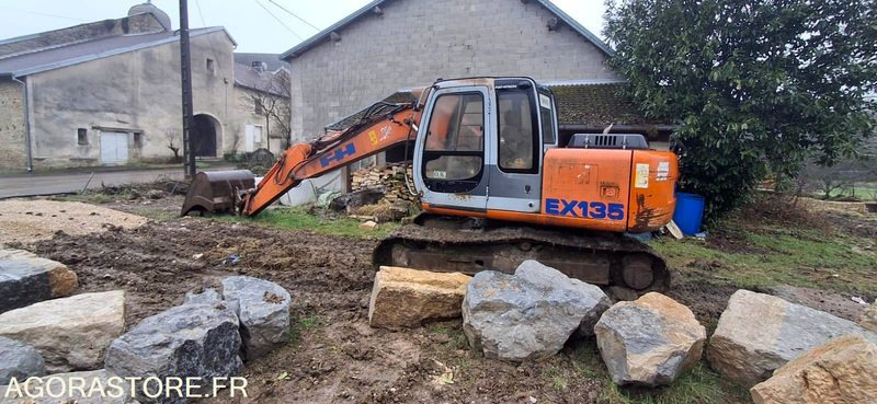 PELLE A CHENILLES FIAT HITACHI EX135 2002 10400 HEURES - Excavator: picture 1 PELLE A CHENILLES FIAT HITACHI EX135 2002 10400 HEURES - Excavator: picture 1